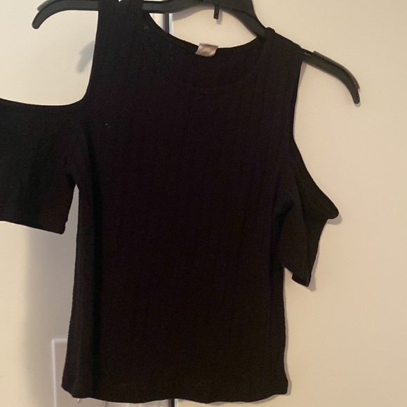 Ribbed black off shoulder top - Picture 3 of 3